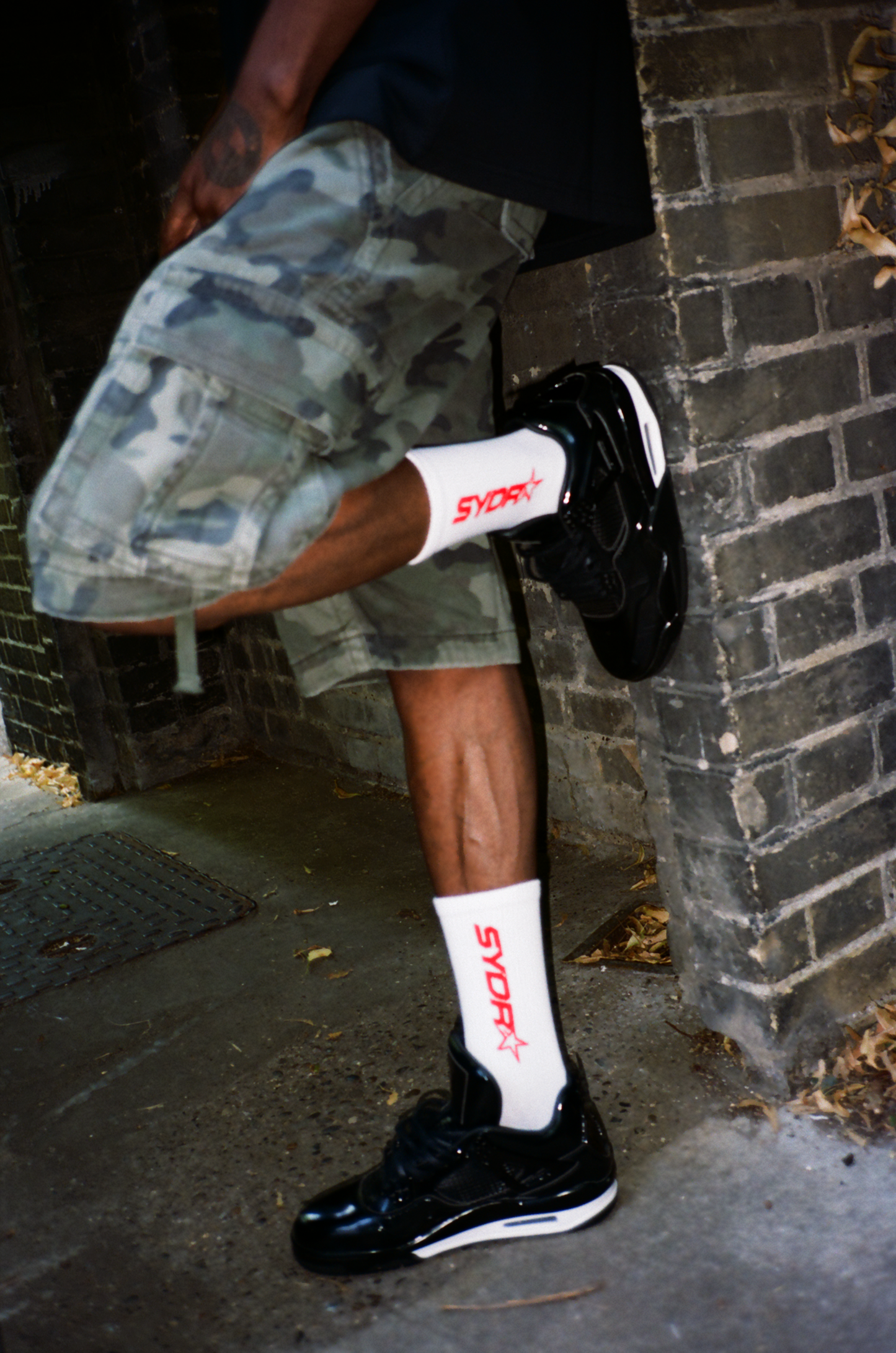 Jagged Star Socks (White & Red)